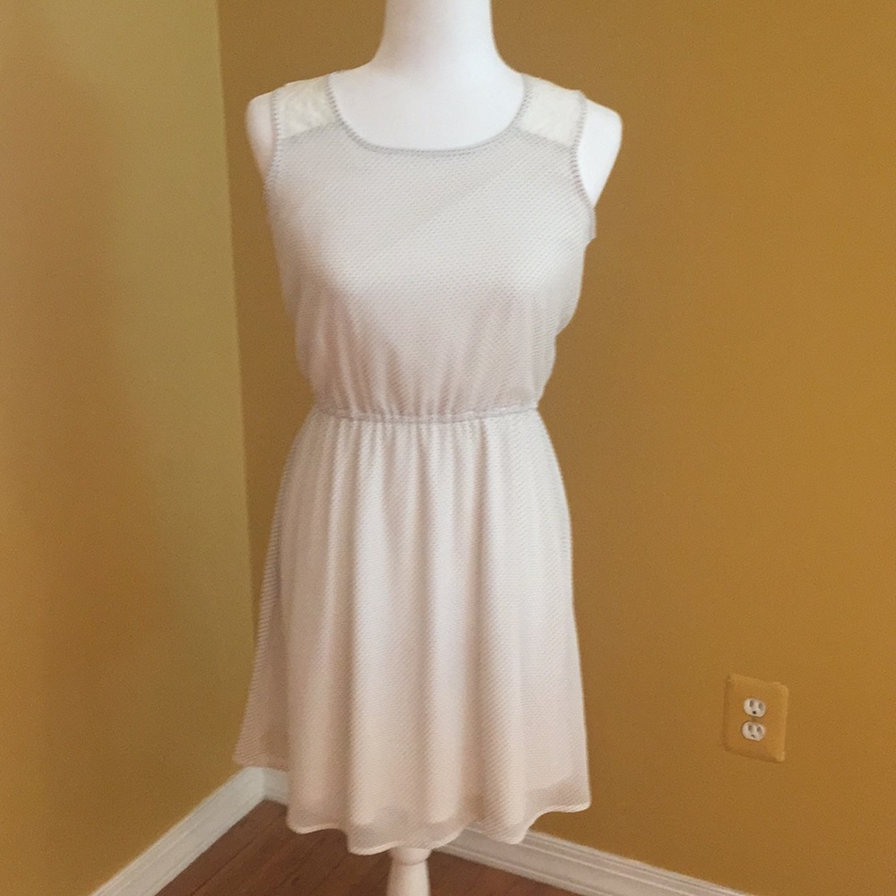 Sleeveless dress